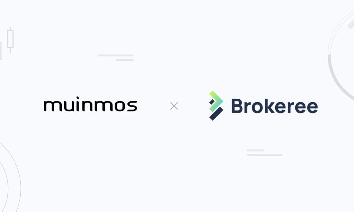 muinmos and brokeree logos on white background